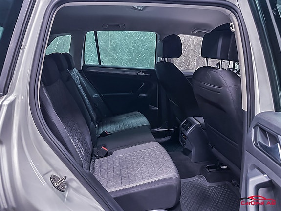 Volkswagen Tiguan 17 of 26