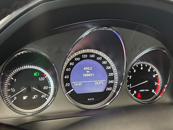 Mercedes-Benz C200 11 of 28