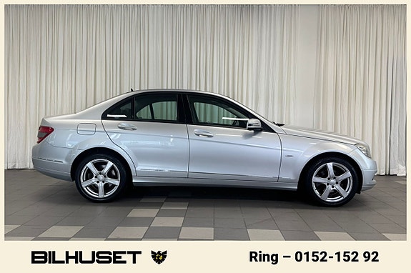 Mercedes-Benz C200 2 of 28