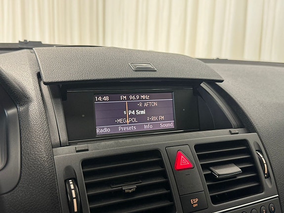 Mercedes-Benz C200 18 of 28