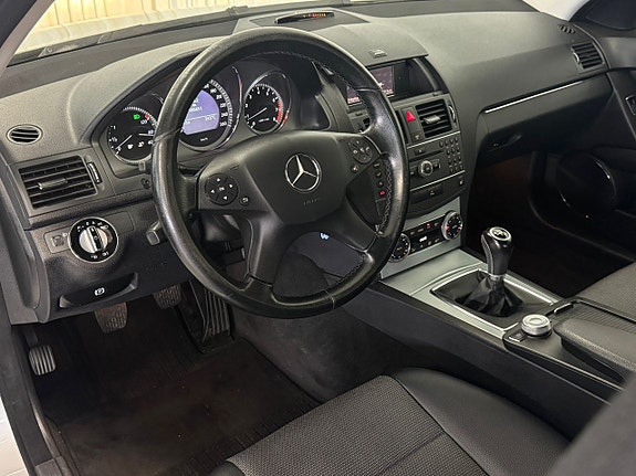 Mercedes-Benz C200 7 of 28