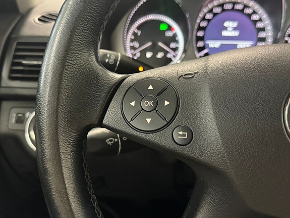 Mercedes-Benz C200 12 of 28