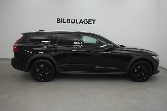 Volvo V60 Cross Country 4 of 21