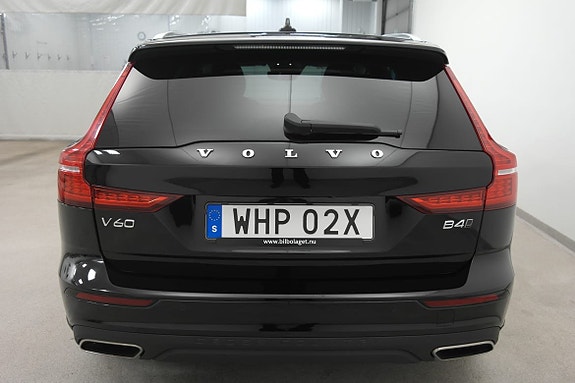 Volvo V60 Cross Country 8 of 21