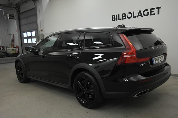 Volvo V60 Cross Country 6 of 21
