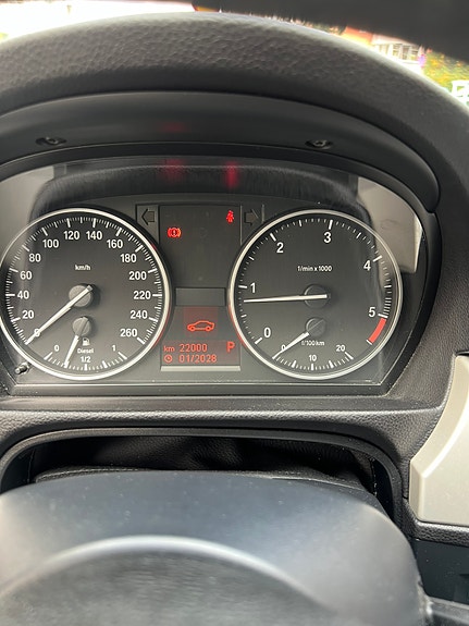 BMW 320d 3 of 9