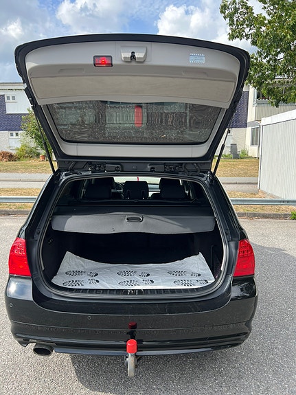 BMW 320d 4 of 9
