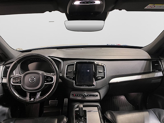 Volvo XC90 13 of 23