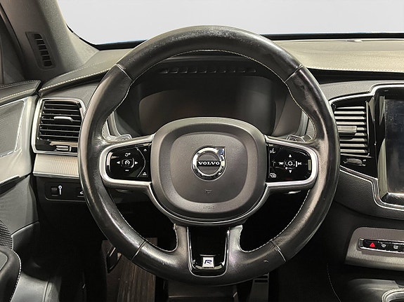 Volvo XC90 14 of 23
