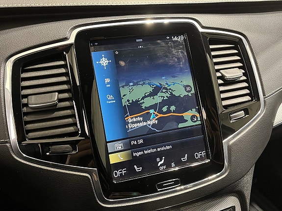 Volvo XC90 19 of 23