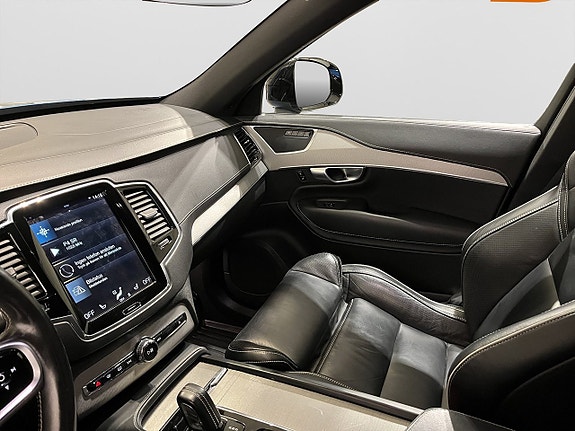 Volvo XC90 17 of 23