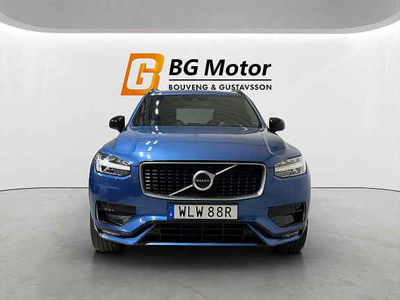 Volvo XC90 2 of 23