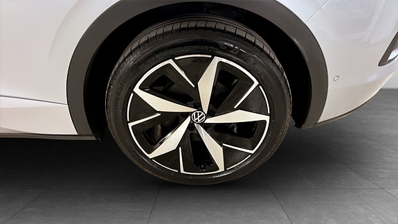 Volkswagen ID.4 GTX 7 of 15