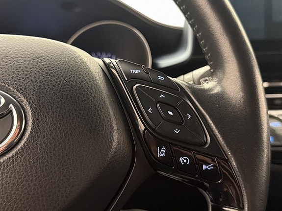 Toyota C-HR 16 of 30
