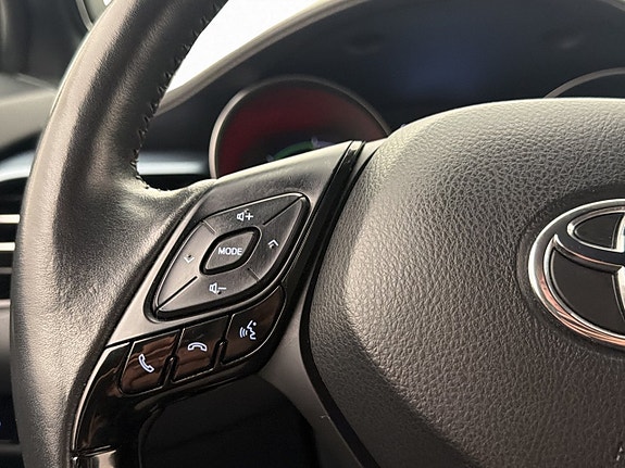 Toyota C-HR 14 of 30