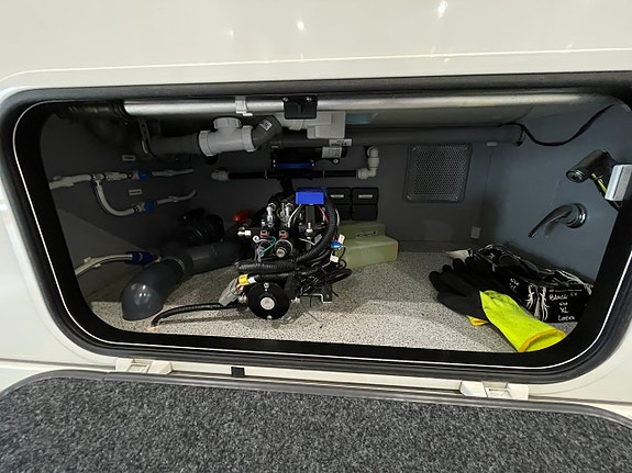 Morelo Palace 90 M Liner /IVECO/Hyd-stöd/AC bodel/ALDE/Solcellx3/Inverter/Litium 3 of 30