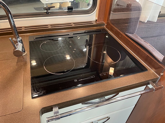 Morelo Palace 90 M Liner /IVECO/Hyd-stöd/AC bodel/ALDE/Solcellx3/Inverter/Litium 16 of 30