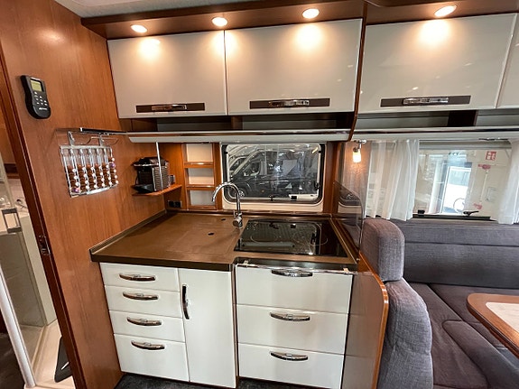 Morelo Palace 90 M Liner /IVECO/Hyd-stöd/AC bodel/ALDE/Solcellx3/Inverter/Litium 15 of 30