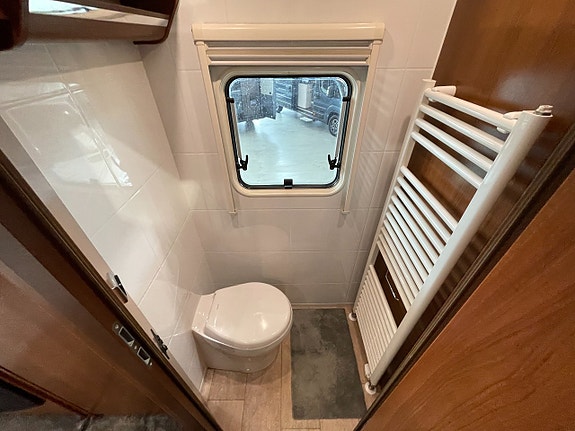 Morelo Palace 90 M Liner /IVECO/Hyd-stöd/AC bodel/ALDE/Solcellx3/Inverter/Litium 22 of 30