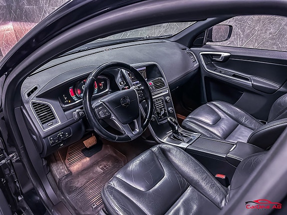 Volvo XC60 11 of 27