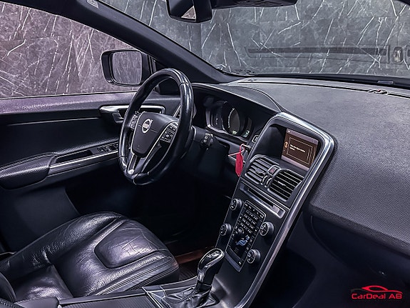 Volvo XC60 13 of 27