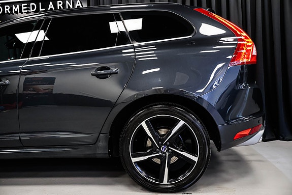 Volvo XC60 8 of 27