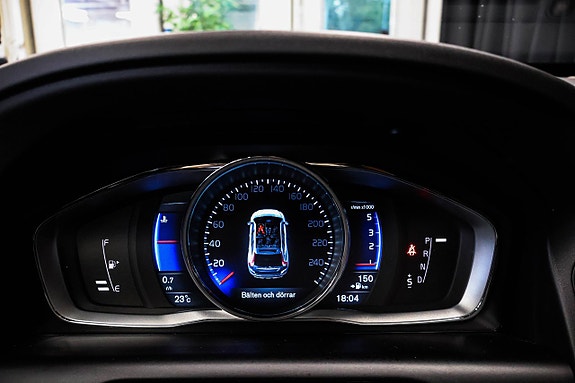 Volvo XC60 17 of 27