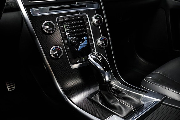 Volvo XC60 15 of 27