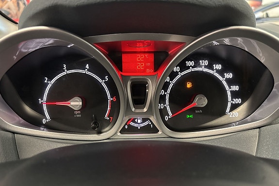 Ford Fiesta 14 of 17