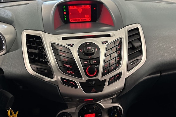 Ford Fiesta 15 of 17