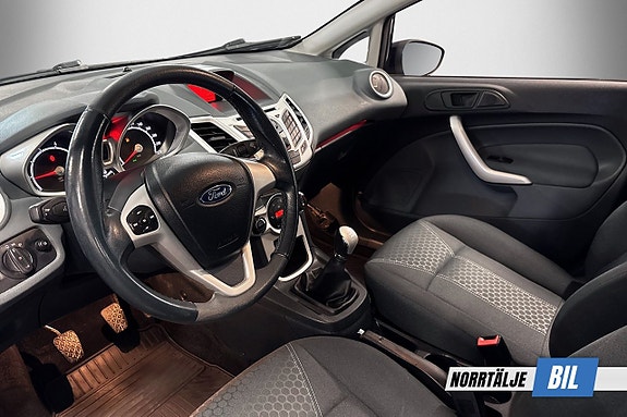 Ford Fiesta 10 of 17