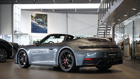 Porsche 911 3 of 7