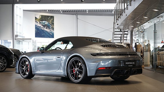 Porsche 911 2 of 7