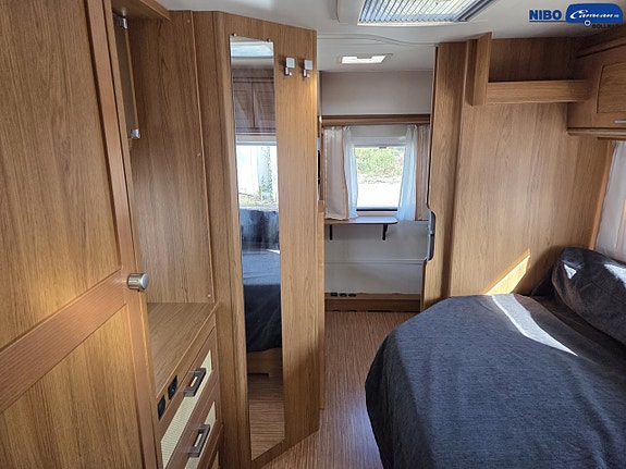 Knaus ROYALE 680 (Barnkammare) 12 of 21