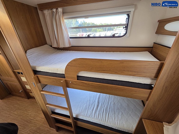 Knaus ROYALE 680 (Barnkammare) 16 of 21