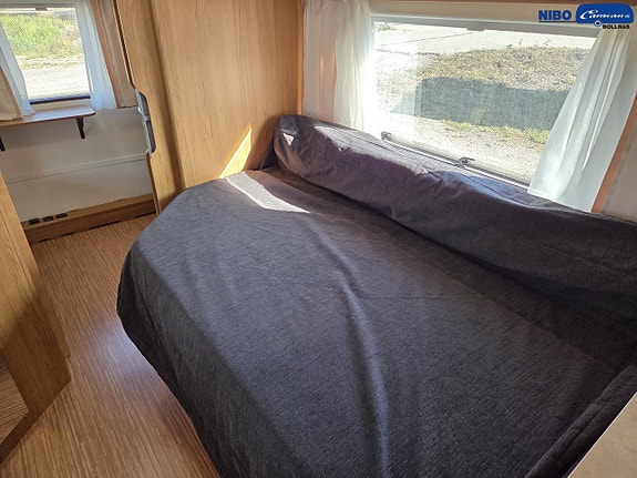 Knaus ROYALE 680 (Barnkammare) 4 of 21