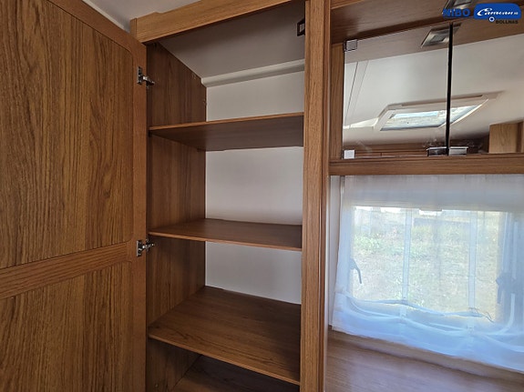 Knaus ROYALE 680 (Barnkammare) 13 of 21