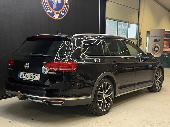 Volkswagen Passat Alltrack 21 of 23