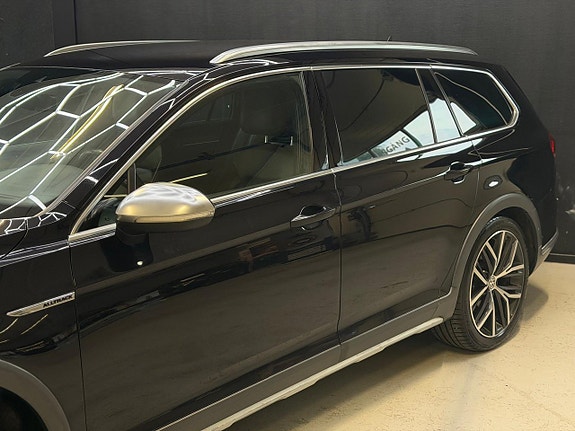 Volkswagen Passat Alltrack 14 of 23