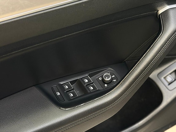 Volkswagen Passat Alltrack 15 of 23
