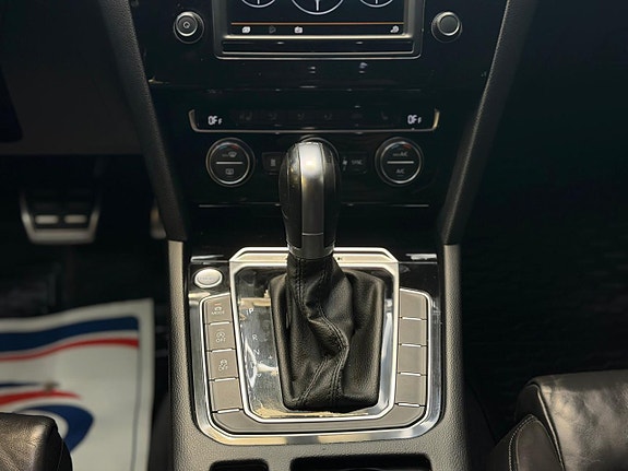 Volkswagen Passat Alltrack 12 of 23