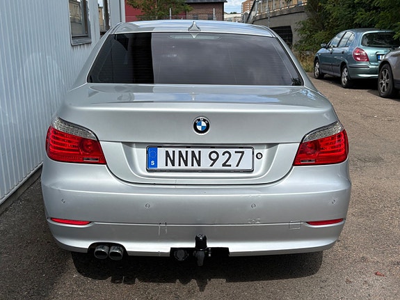 BMW 523i 7 of 16
