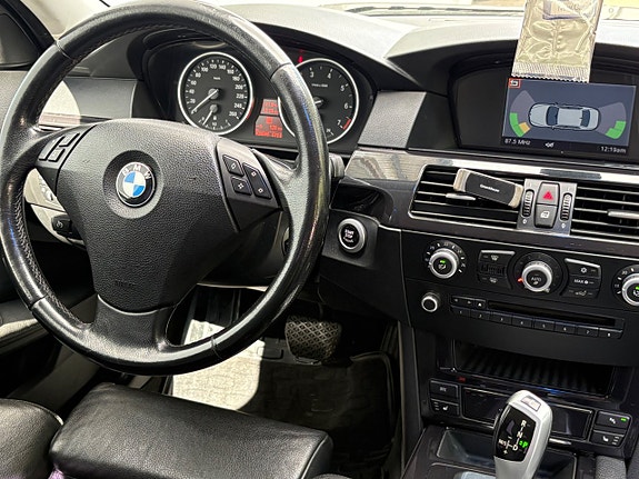 BMW 523i 13 of 16