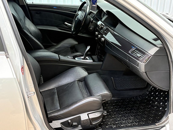 BMW 523i 12 of 16