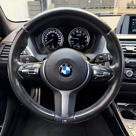 BMW 120i 10 of 11