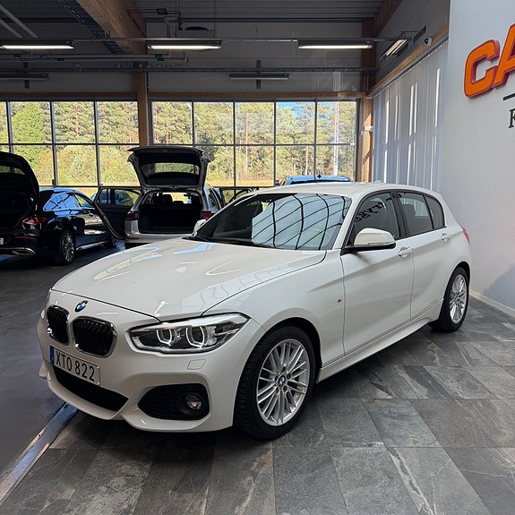 BMW 120i 5 of 11
