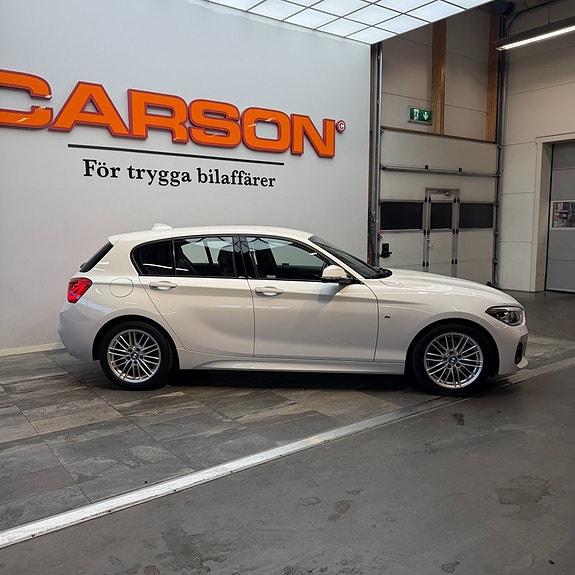 BMW 120i 3 of 11
