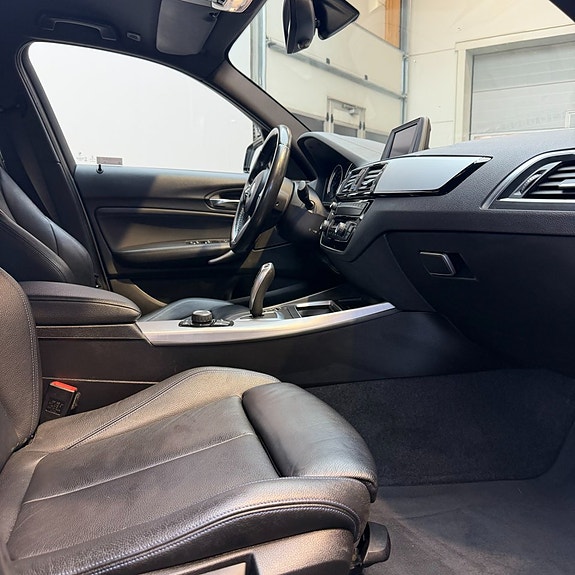 BMW 120i 11 of 11