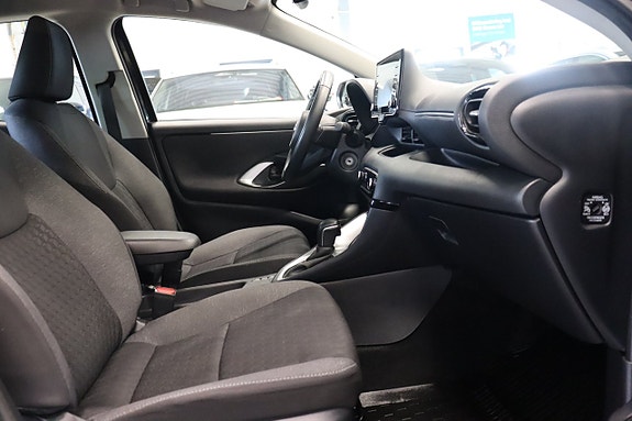 Toyota Yaris 8 of 25
