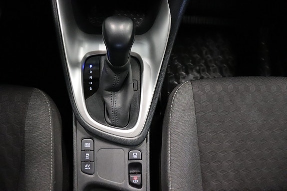 Toyota Yaris 18 of 25
